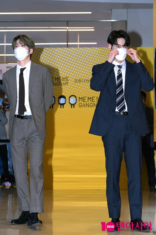 [TEN 포토] NCT 127 재현X도영 '사회적 거리두기 실천해요'