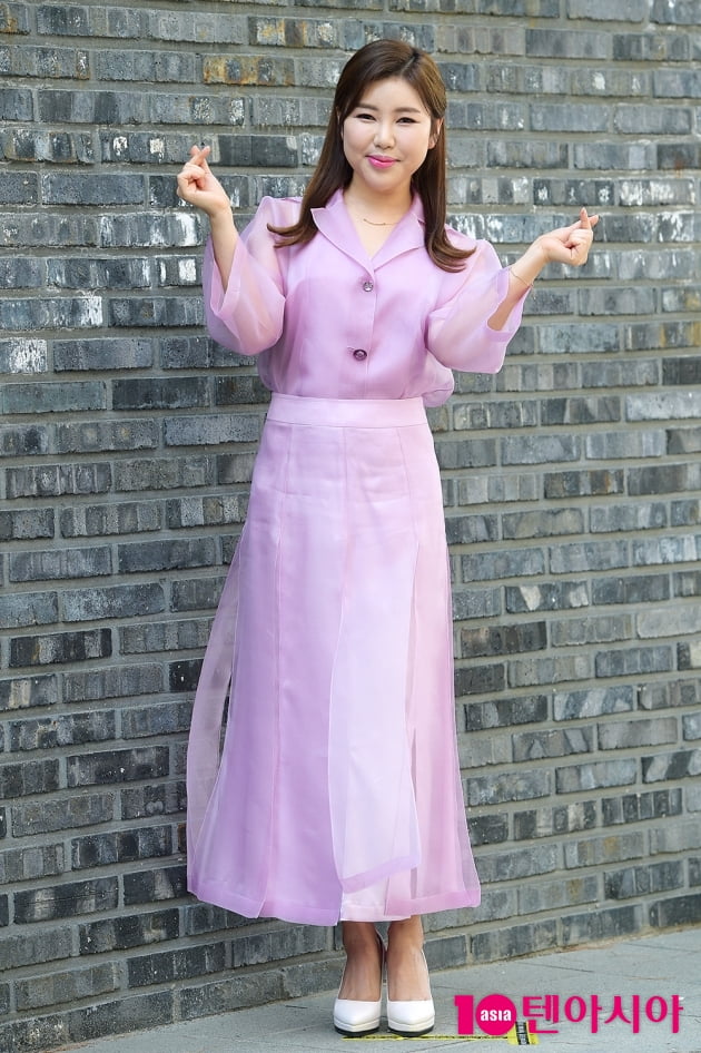 [TEN 포토] 송가인 '여신 컨셉도 찰떡 소화'