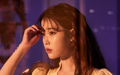 아이유 '에잇', 음원차트 올킬…슈가와 특급 시너지 빛났다