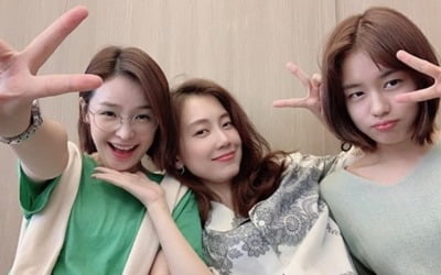 겨울쌤 맞아? 신현빈, 안경 벗고 머리 푸니 몰라보겠네