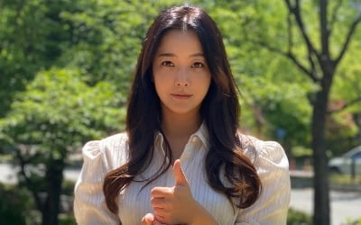 김희선, '덕분에 챌린지' 동참…미모만큼 마음씨도 예쁘네