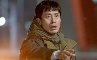 '영혼수선공' 신하균, 한강 다리 한복판서 아연실색