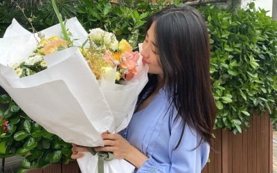 박하선, 화훼농가 돕기 캠페인 동참…꽃보다 예쁘면 어떡해