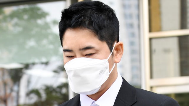 '성폭행 혐의' 강지환, 고개 숙인 채 "반성하며 살겠다"…최후진술서 '울먹'