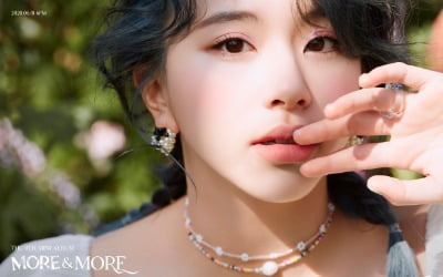 트와이스 채영, 꽃에서 갓 태어났나…영롱한 요정 비주얼
