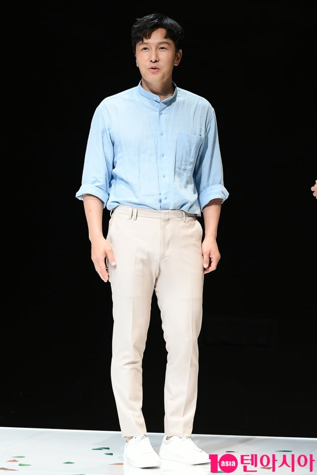 [TEN 포토] 신화 김동완 '빠져드는 연기'