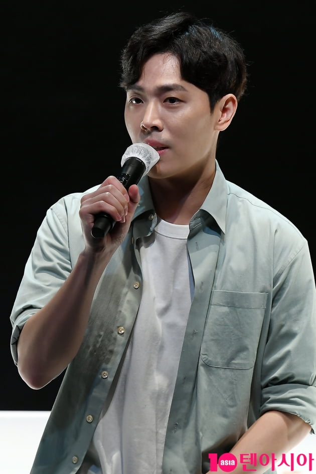 [TEN 포토] 이동하 '렁스의 남자 역할입니다'