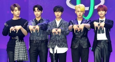 '컴백' 투모로우바이투게더, '신인상 10관왕' 달고 더 높이 비상 [종합]