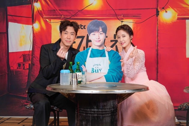 '쌍갑포차' 배우 최원영(왼쪽부터), 육성재, 황정음/사진=JTBC 제공