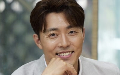 '부부의 세계' 이무생 "김희애 선배와 핑크빛 로맨스 하고파"