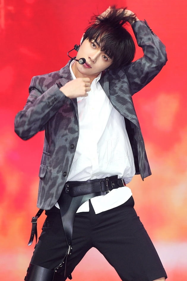 컴백! 투모로우바이투게더, 4세대 아이돌의 美친 비주얼