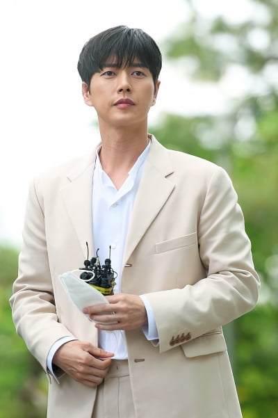 [TEN 포토] '꼰대인턴' 박해진, '일상이 화보'
