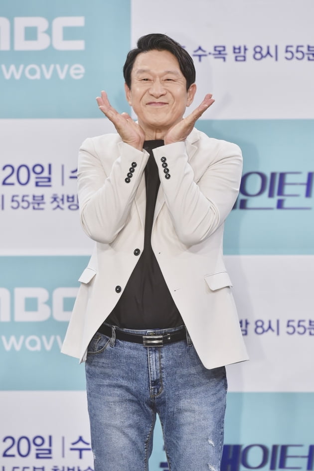 [TEN 포토] '꼰대인턴' 김응수, '장난기 가득'