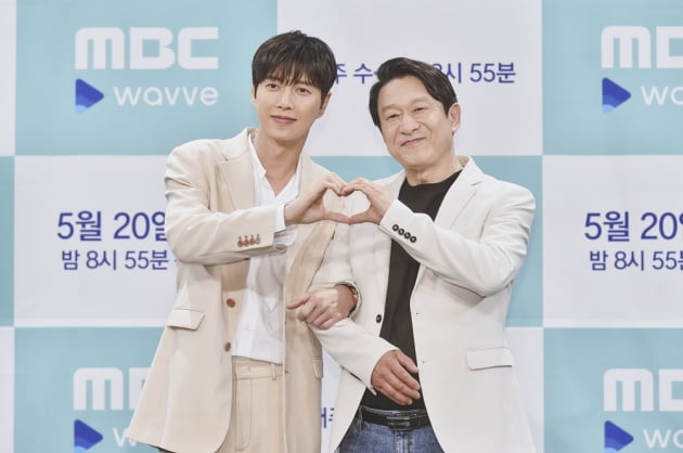 [TEN 포토] '꼰대인턴' 박해진X김응수, '훈훈한 선후배 사이'