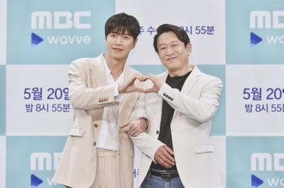 [TEN 포토] '꼰대인턴' 박해진X김응수, '훈훈한 선후배 사이'