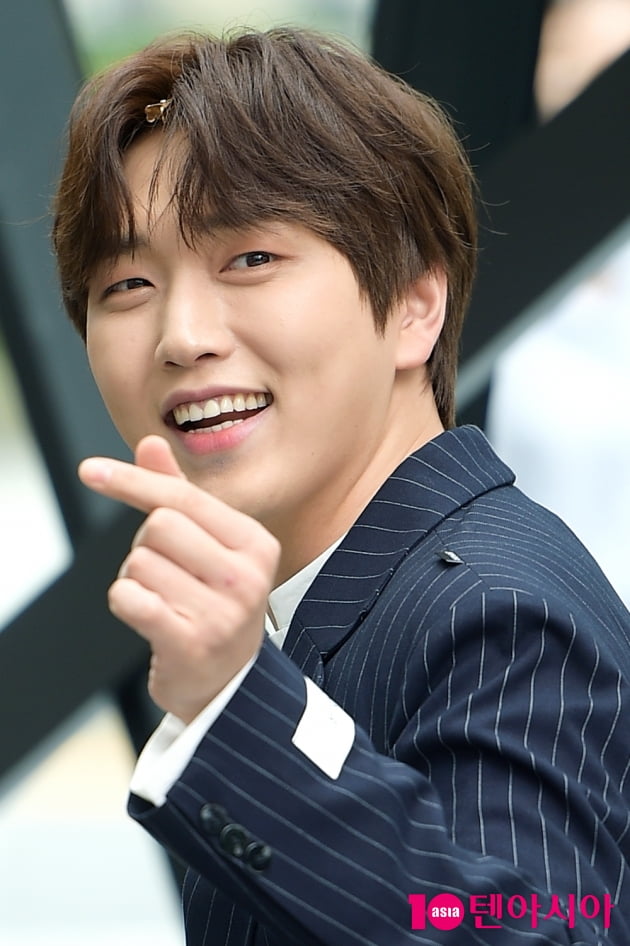 [TEN 포토] B1A4 산들 '귀여움 더하는 헤어핀'