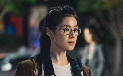 '더 킹' 정은채, 1인 2역 모습 보니…'충격'