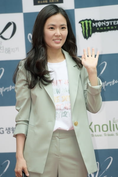 [TEN 포토] '들꽃영화상' 조민경, '친절한 인사'