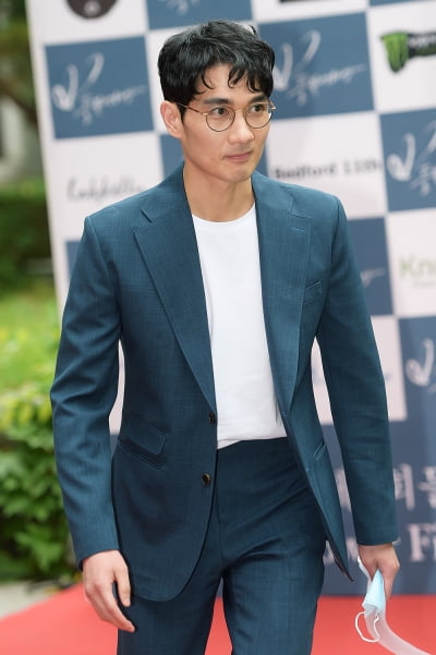[TEN 포토] '들꽃영화상' 엄태구, '늠름한 발걸음'