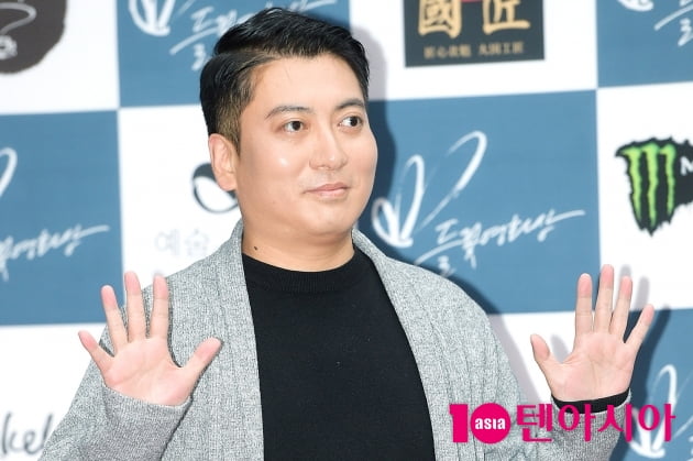 [TEN 포토] '들꽃영화상' 박명훈, '반가워요'