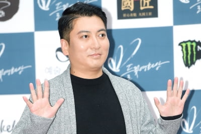 [TEN 포토] '들꽃영화상' 박명훈, '반가워요'