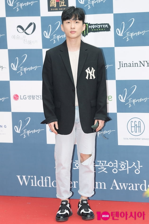 [TEN 포토] '들꽃영화상' 김대건, '늠름한 청년'