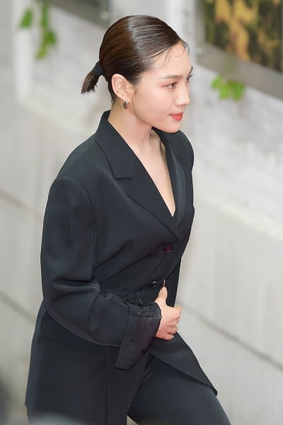 [TEN 포토] '들꽃영화상' 최희서, '아찔한 브이넥'