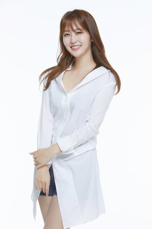 신아영 '별별체크' MC 발탁…25일 첫 방송 [공식]