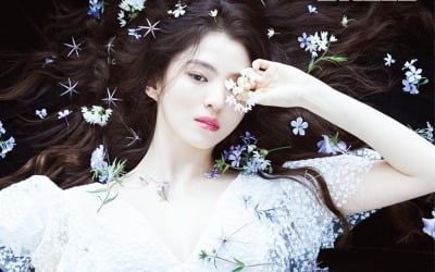 한소희, 숲의 정령처럼 신비로운 미모 [화보]