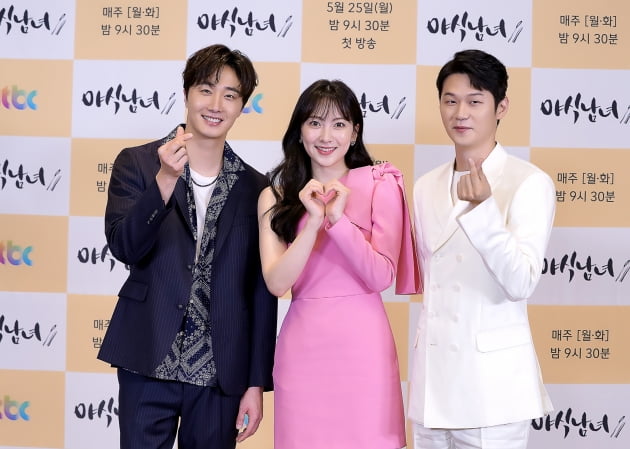 '야식남녀' 주연배우 정일우, 강지영, 이학주/ 사진=JTBC 제공