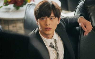 '쌍갑포차' 육성재X정다은, 수상한 첫 만남 "아무 느낌 없어요?"