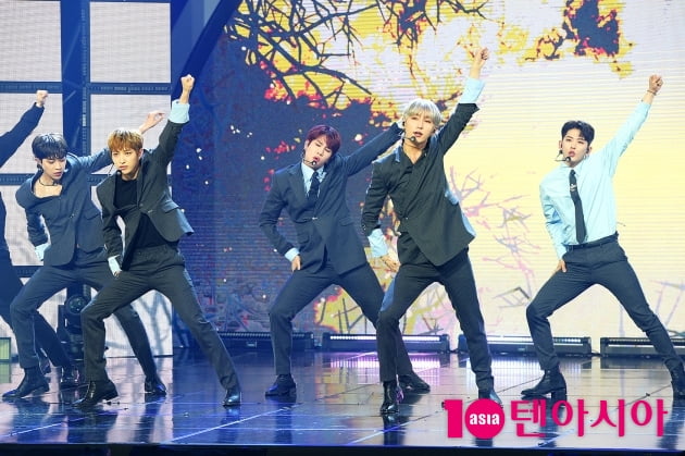 [TEN 포토]UNVS '거침없는 신예'