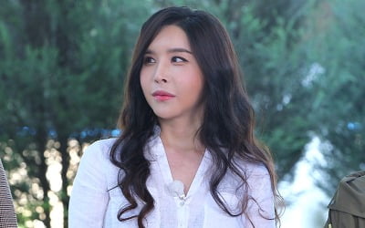하리수 "성 정체성 인정해주지 않은 父, 발로 차고 때리기까지"