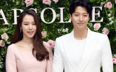 '이동건과 이혼' 조윤희, SNS 게시물 삭제