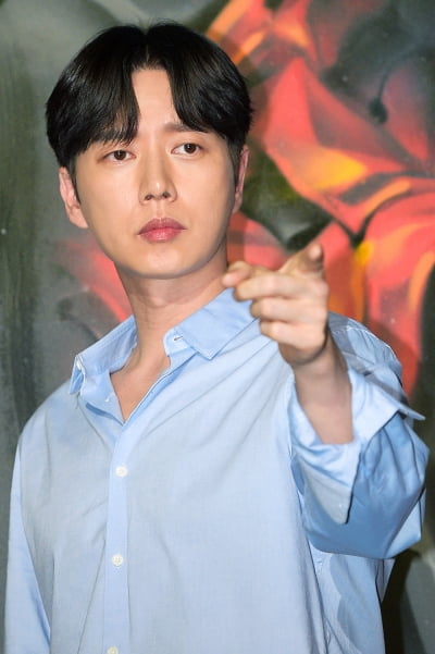 [TEN 포토] '꼰대인턴' 박해진, '똑바로 해요!'