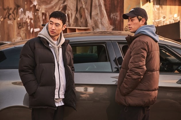 영화 '사냥의 시간' 이제훈(왼쪽), 박정민 / 사진제공=넷플릭스