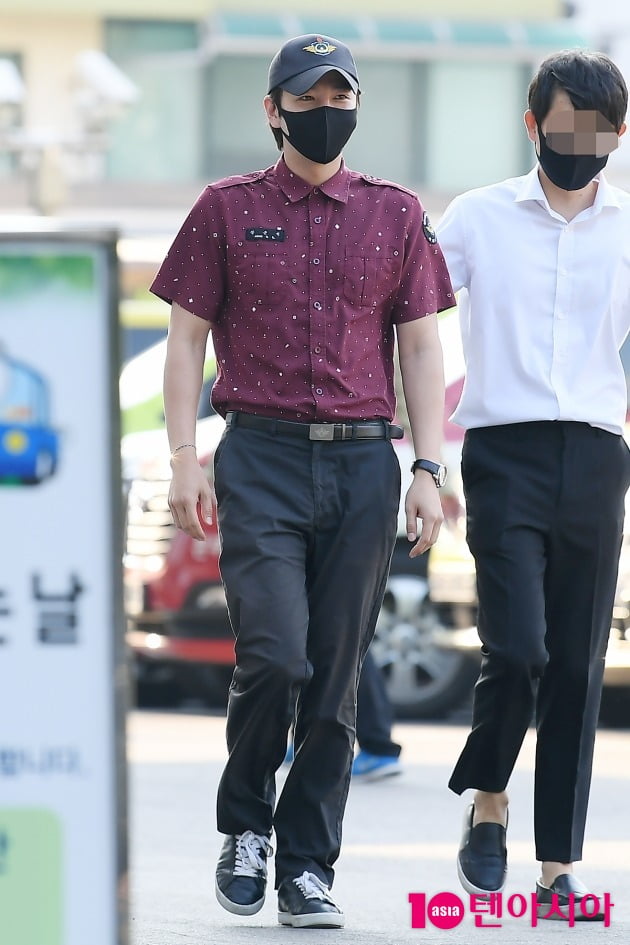 [TEN 포토] 장근석 '늘름한 발걸음'
