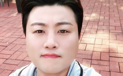 김호중, 날렵해진 턱선…다이어트로 더 훈훈해졌네