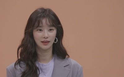 '아이콘택트' 김명준X이주빈, 무슨 사이? '묘한 분위기'