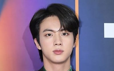 '월드 와이드 핸썸' 방탄소년단 진, 첫 자작곡 '이 밤' 1주년…이벤트로 축하