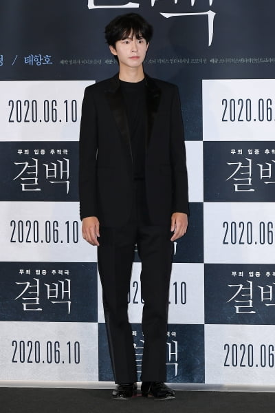 [TEN 포토] 홍경 '잘생김 장착'