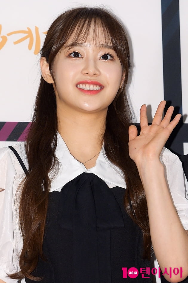 [TEN 포토] 이달의소녀 츄 '애교 가득한 인사'