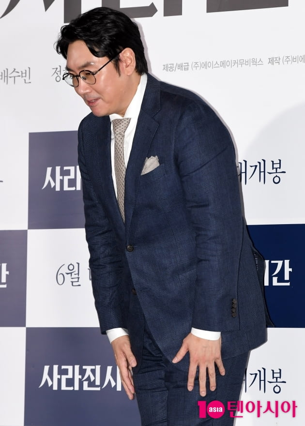 [TEN 포토] '사라진 시간' 조진웅 '젠틀한 마무리'