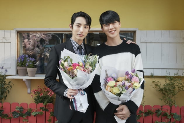 '본 어게인' 이수혁(왼쪽)과 장기용/ 사진=YG엔터테인먼트 제공