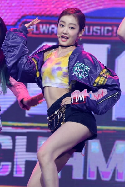 [TEN 포토] 시크릿넘버 레아 '점점 말라가는 몸매'