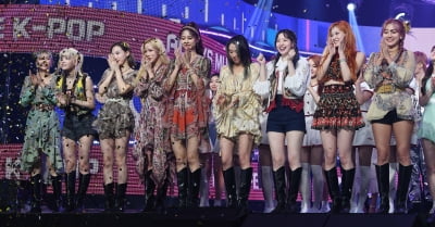 [TEN 포토] 트와이스 '쇼 챔피언 1위 등극'