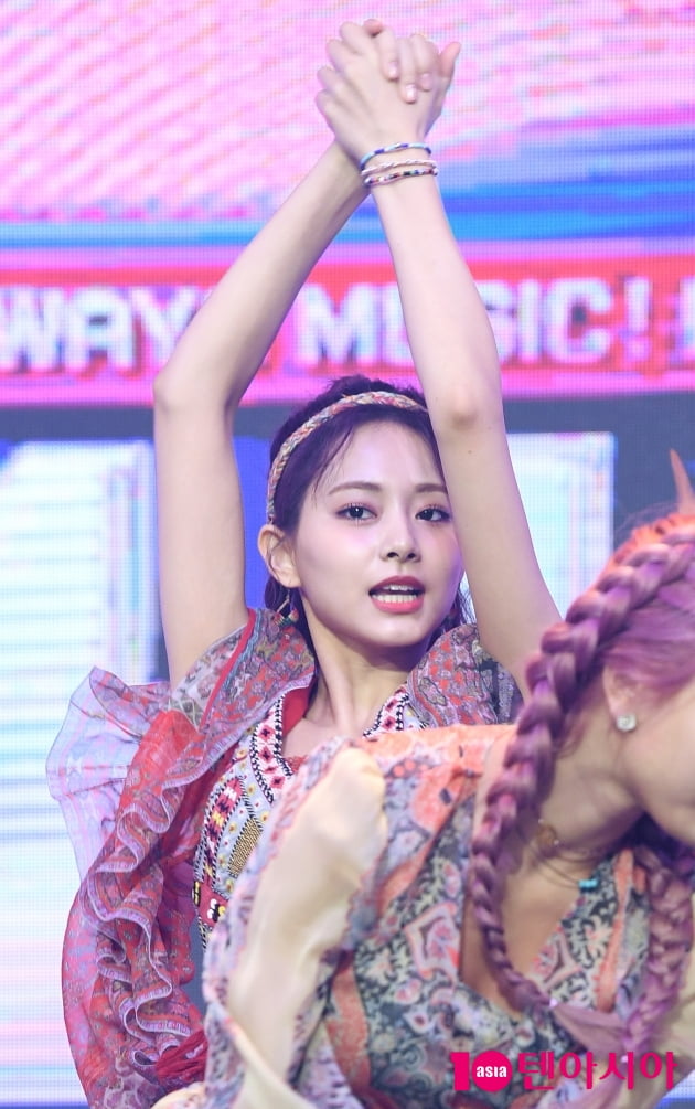 [TEN 포토] 트와이스 쯔위 '뭘 입어도 잘 어울려'