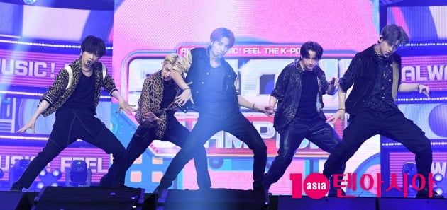 [TEN 포토] TXT '완벽한 퍼포먼스'