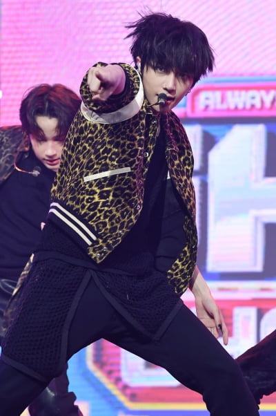 [TEN 포토] TXT 범규 '살아있는 퓨마 눈빛'