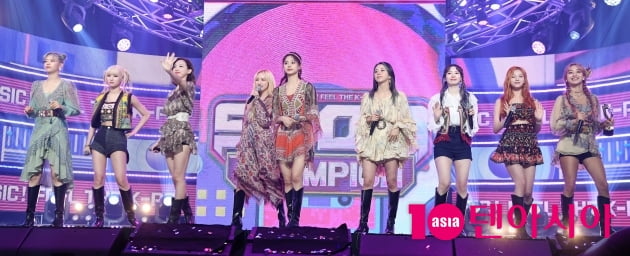 [TEN 포토] 트와이스 '쇼챔피언 1위 앵콜송